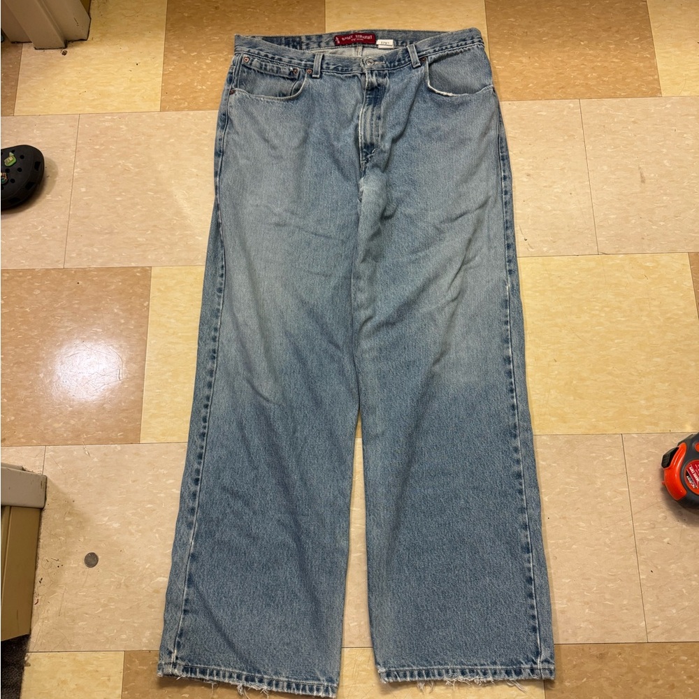 Baggy Levi’s Classic Blue Denim Jeans